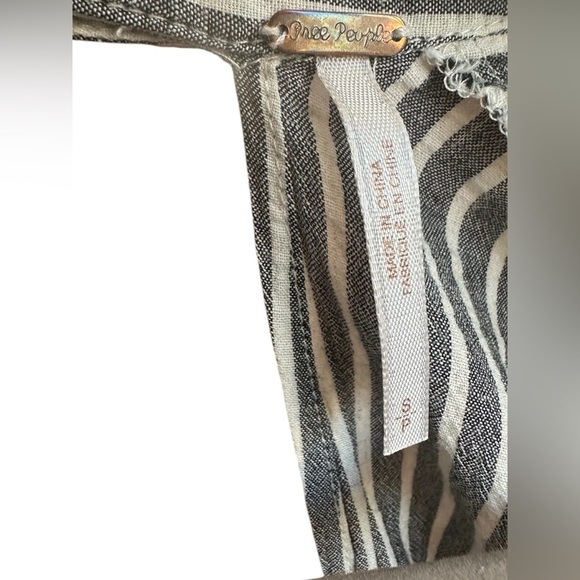 Free People Small Grey And White Open Back Button Up Blouse Long Sleeves Grunge - Picture 5 of 6